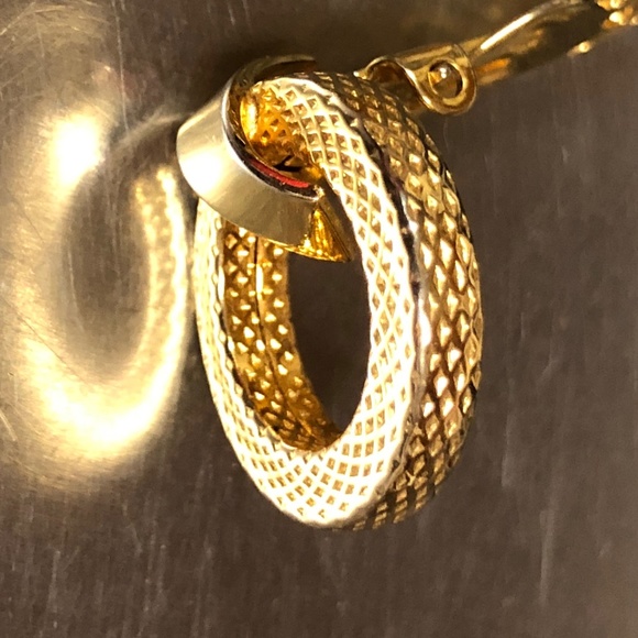 Clip-on Hoop Earrings, Gold-tone Costume Jewelry, Excellent unused condition - Picture 3 of 6